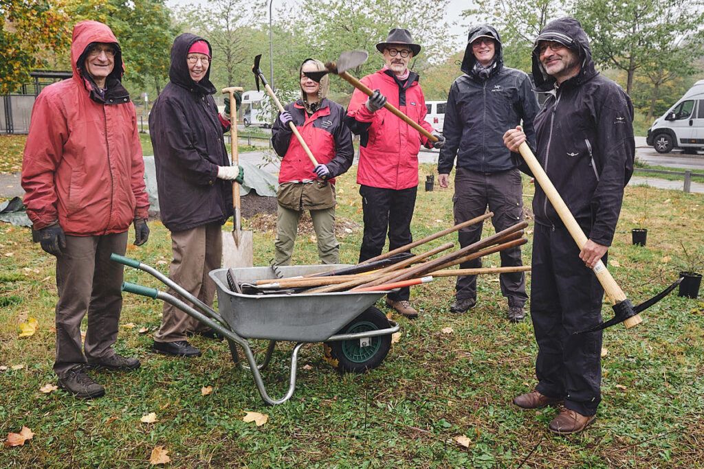 Pflanzung der Wildobsthecke am Ackermannbogen